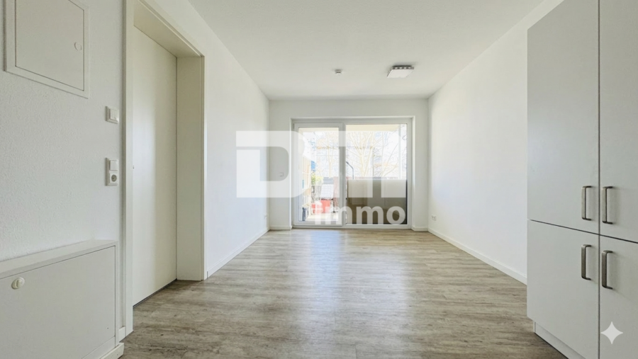 Moderne 4 Zimmer HP / EG Wohnung mit 2 Bädern und großer Terrasse direkt an der Uni - Offener Wohn / Ess / Küchenbereich / Zugang Loggia